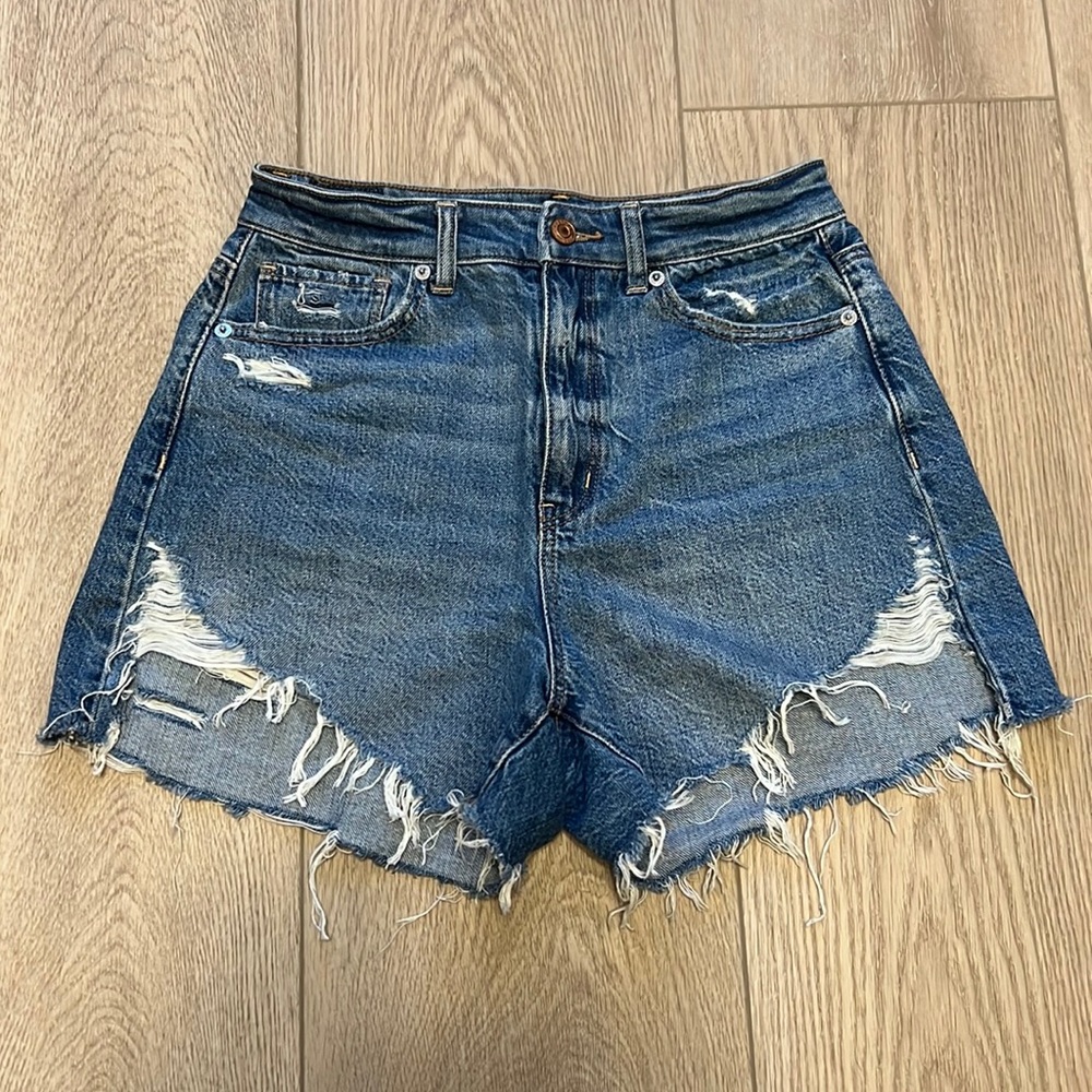 ✨ LAST CHANCE ✨ American Eagle Highest Rise Mom Short | 4